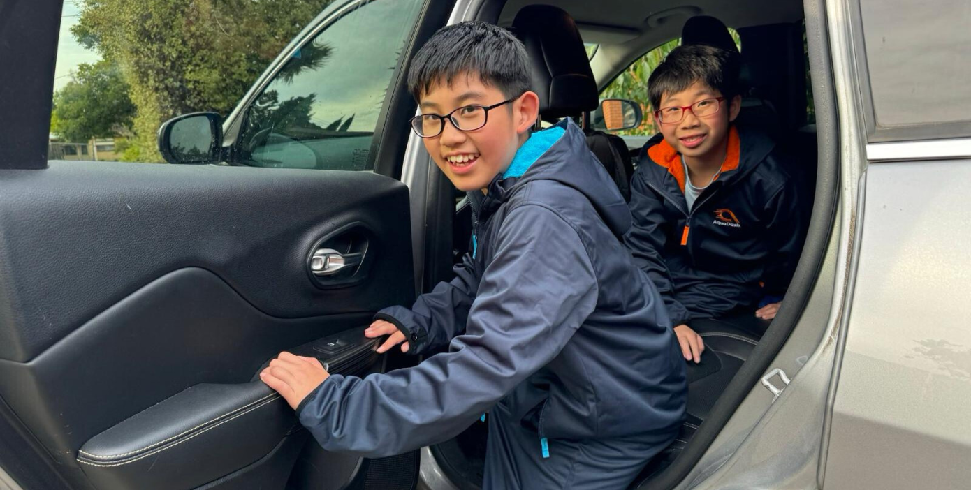 The point of a swim parka is to make your trip to the pool hassle free and keep your car seats dry